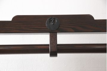 中古　美品　特注品　岩谷堂箪笥　美しい杢目と漆による艶が上質な雰囲気を醸し出すハンガーラック(衣桁、洋服掛け、コート掛け)(R-050834)