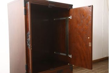 中古　美品　国産民芸家具　和箪笥のような家具調デザインが嬉しい仏壇(仏壇入れ、キャビネット、収納棚)(R-050835)