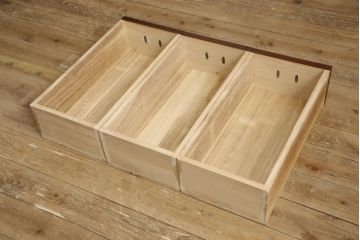 中古　美品　国産民芸家具　和箪笥のような家具調デザインが嬉しい仏壇(仏壇入れ、キャビネット、収納棚)(R-050835)
