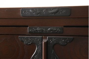 中古　美品　国産民芸家具　和箪笥のような家具調デザインが嬉しい仏壇(仏壇入れ、キャビネット、収納棚)(R-050835)