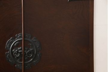 中古　美品　国産民芸家具　和箪笥のような家具調デザインが嬉しい仏壇(仏壇入れ、キャビネット、収納棚)(R-050835)