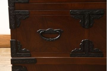 中古　美品　国産民芸家具　和箪笥のような家具調デザインが嬉しい仏壇(仏壇入れ、キャビネット、収納棚)(R-050835)