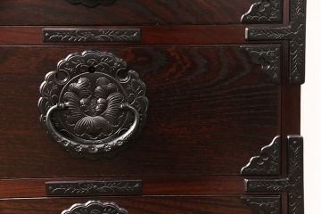 中古　極美品　岩谷堂箪笥　人気!スリムで取り入れやすい縦型チェスト(立長箪笥、引き出し、ハイチェスト、サイドチェスト)(R-050837)