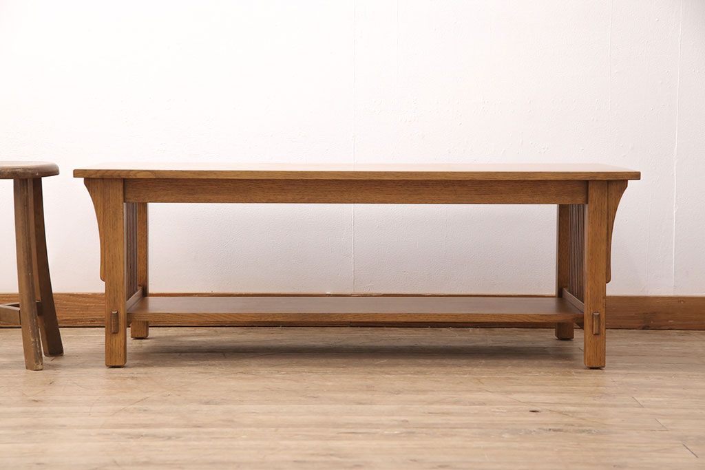 中古　Stickley(スティックレー、スティックレイ)　オーク材　直線的なデザインが格調高い雰囲気を演出するセンターテーブル(リビングテーブル、コーヒーテーブル)(定価約48万円)(R-050841)