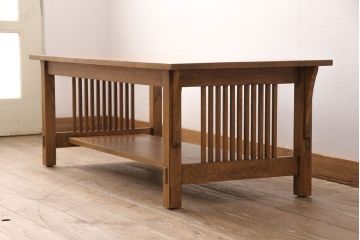 中古　Stickley(スティックレー、スティックレイ)　オーク材　直線的なデザインが格調高い雰囲気を演出するセンターテーブル(リビングテーブル、コーヒーテーブル)(定価約48万円)(R-050841)