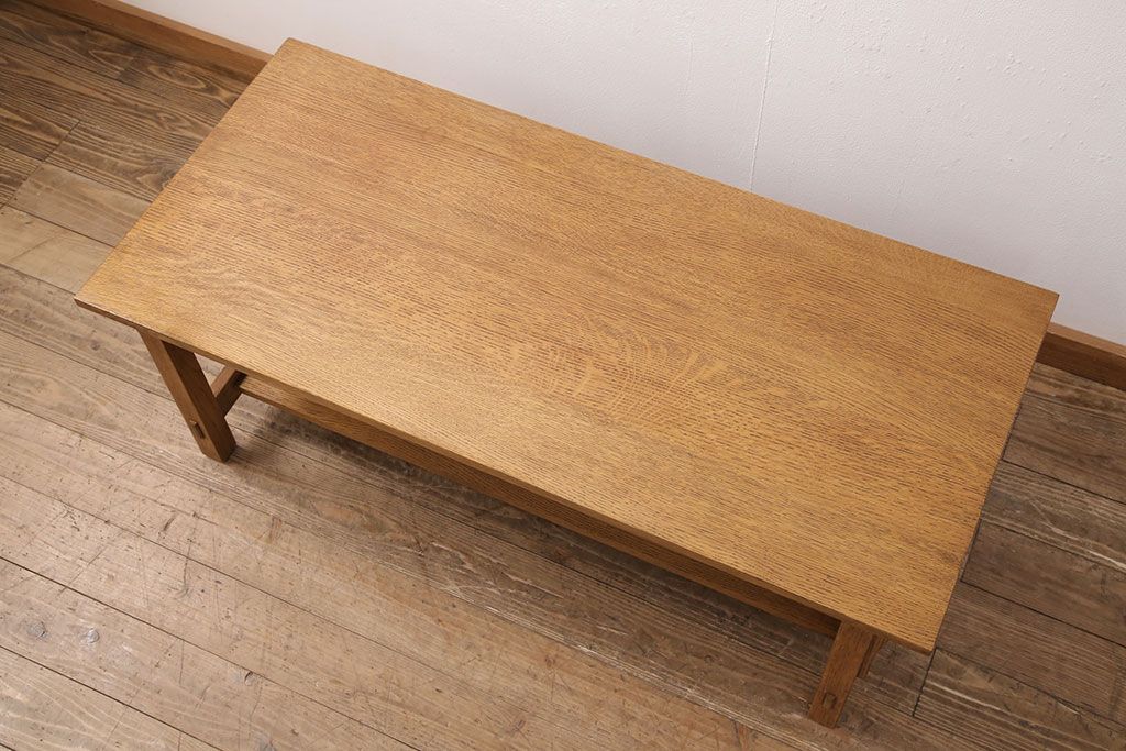 中古　Stickley(スティックレー、スティックレイ)　オーク材　直線的なデザインが格調高い雰囲気を演出するセンターテーブル(リビングテーブル、コーヒーテーブル)(定価約48万円)(R-050841)