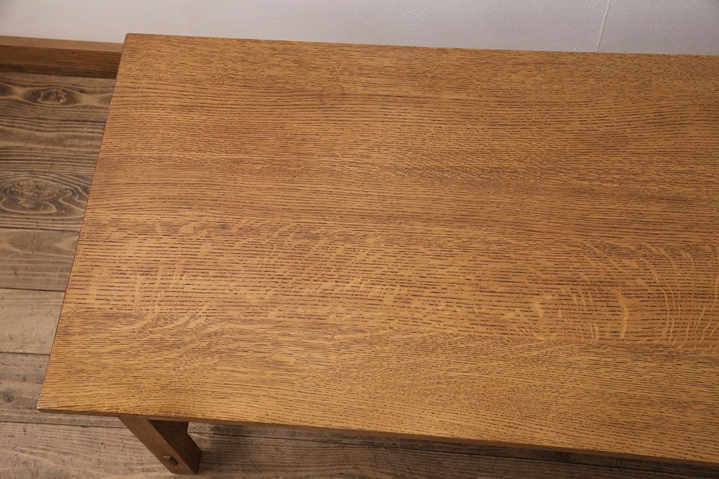 中古　Stickley(スティックレー、スティックレイ)　オーク材　直線的なデザインが格調高い雰囲気を演出するセンターテーブル(リビングテーブル、コーヒーテーブル)(定価約48万円)(R-050841)