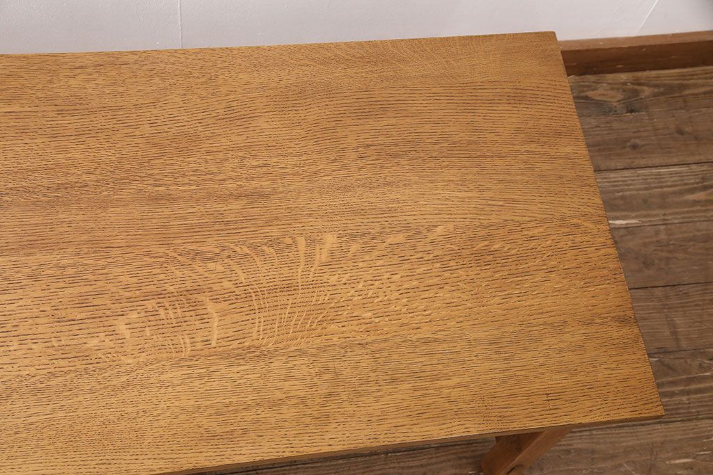 中古　Stickley(スティックレー、スティックレイ)　オーク材　直線的なデザインが格調高い雰囲気を演出するセンターテーブル(リビングテーブル、コーヒーテーブル)(定価約48万円)(R-050841)