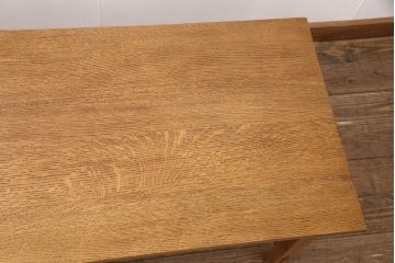 中古　Stickley(スティックレー、スティックレイ)　オーク材　直線的なデザインが格調高い雰囲気を演出するセンターテーブル(リビングテーブル、コーヒーテーブル)(定価約48万円)(R-050841)