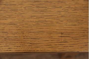 中古　Stickley(スティックレー、スティックレイ)　オーク材　直線的なデザインが格調高い雰囲気を演出するセンターテーブル(リビングテーブル、コーヒーテーブル)(定価約48万円)(R-050841)