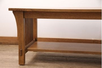 中古　Stickley(スティックレー、スティックレイ)　オーク材　直線的なデザインが格調高い雰囲気を演出するセンターテーブル(リビングテーブル、コーヒーテーブル)(定価約48万円)(R-050841)