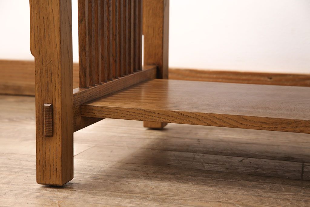 中古　Stickley(スティックレー、スティックレイ)　オーク材　直線的なデザインが格調高い雰囲気を演出するセンターテーブル(リビングテーブル、コーヒーテーブル)(定価約48万円)(R-050841)