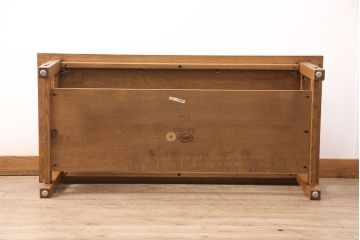 中古　Stickley(スティックレー、スティックレイ)　オーク材　直線的なデザインが格調高い雰囲気を演出するセンターテーブル(リビングテーブル、コーヒーテーブル)(定価約48万円)(R-050841)