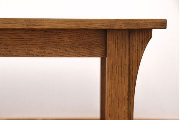 中古　Stickley(スティックレー、スティックレイ)　オーク材　直線的なデザインが格調高い雰囲気を演出するセンターテーブル(リビングテーブル、コーヒーテーブル)(定価約48万円)(R-050841)