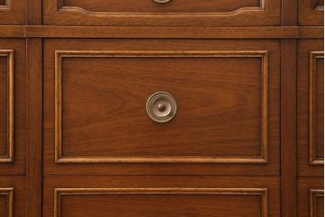 中古　美品　DREXEL HERITAGE(ドレクセルヘリテイジ)　Triune(トライユン)　気品あふれる佇まいが魅力のマホガニー材製サイドボード(チェスト、引き出し)(定価約70万円)(R-050854)