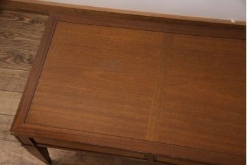 中古　美品　マホガニー材　DREXEL HERITAGE(ドレクセルヘリテイジ)　Triune(トライユン)　カクテルテーブル(センターテーブル、リビングテーブル)(定価約21万円)(R-050856)