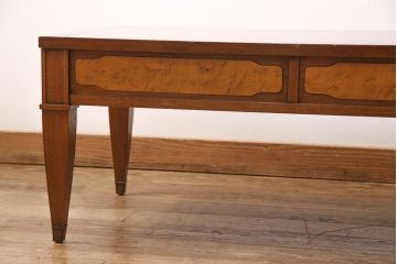 中古　美品　マホガニー材　DREXEL HERITAGE(ドレクセルヘリテイジ)　Triune(トライユン)　カクテルテーブル(センターテーブル、リビングテーブル)(定価約21万円)(R-050856)