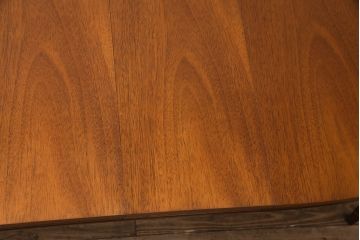 中古　美品　DREXEL HERITAGE(ドレクセルヘリテイジ)　Triune(トライユン)　品のある佇まいがすてきなダイニングテーブル(エクステンションテーブル、4人掛け、6人掛け)(R-050857)