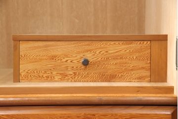中古　美品　屋久杉　密に詰まった杢目が美しいワードローブ(洋服タンス)(定価約70万円)(R-050858)