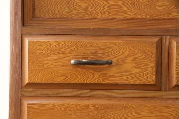 中古　美品　民芸家具　屋久杉を贅沢に使用した木の温もりあふれる重ね箪笥(衣装箪笥、引き出し、チェスト)(R-050859)