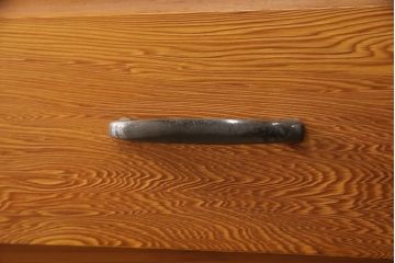 中古　美品　民芸家具　屋久杉を贅沢に使用した木の温もりあふれる重ね箪笥(衣装箪笥、引き出し、チェスト)(R-050859)