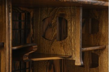 中古　美品　前面黒柿突板張り　黒柿ならではの独特の存在感を放つ茶箪笥(収納棚、戸棚、飾り棚)(定価約80万円)(R-050860)