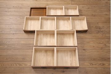 中古　美品　前面黒柿突板張り　黒柿ならではの独特の存在感を放つ茶箪笥(収納棚、戸棚、飾り棚)(定価約80万円)(R-050860)