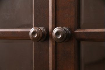 中古　北海道民芸家具　脚または台輪を付けてリメイク!様々な使い方ができるサイドボード(キャビネット、ブックケース、本箱、収納棚、食器棚)(R-050863)