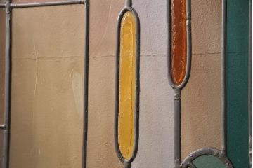 ヨーロッパヴィンテージ　イタリア製　G.POLLONI作　壁掛け式で絵画のように!空間を彩るステンドグラス　(R-050865)