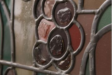 ヨーロッパヴィンテージ　イタリア製　G.POLLONI作　壁掛け式で絵画のように!空間を彩るステンドグラス　(R-050865)