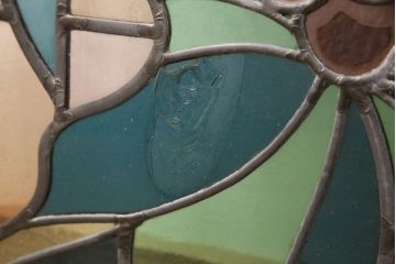 ヨーロッパヴィンテージ　イタリア製　G.POLLONI作　壁掛け式で絵画のように!空間を彩るステンドグラス　(R-050865)