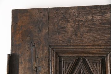 海外アンティーク　経年による風合いが雰囲気を高める、味わい深い彫刻ドア1枚(木製扉、建具)(R-050866)