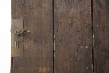 海外アンティーク　経年による風合いが雰囲気を高める、味わい深い彫刻ドア1枚(木製扉、建具)(R-050866)