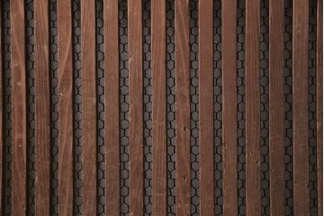 和製アンティーク　杉材　亀甲金網付き　明治大正期につくられた品のある格子蔵戸(引き戸、玄関戸、建具)(R-050868)