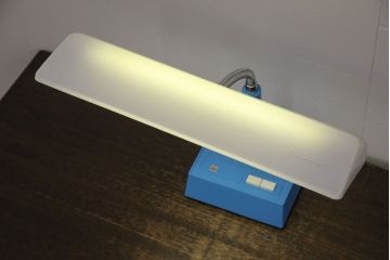 レトロ照明　TOSHIBA(東芝)　昭和レトロな佇まいが魅力のスタンドライト(デスクスタンド、卓上照明)(R-050875)