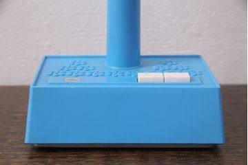 レトロ照明　TOSHIBA(東芝)　昭和レトロな佇まいが魅力のスタンドライト(デスクスタンド、卓上照明)(R-050875)