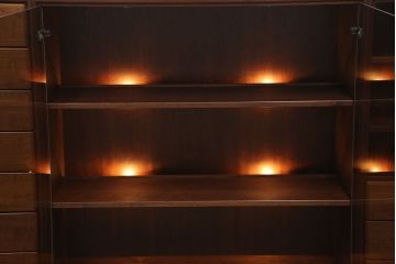 ビンテージ家具　ジャパンヴィンテージ　山品木工　北欧スタイルにおすすめ!スタイリッシュなデザインが魅力のサイドボード(引き出し、サイドチェスト、収納棚)(R-050876)