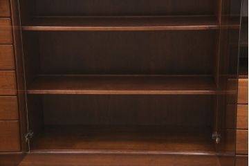 ビンテージ家具　ジャパンヴィンテージ　山品木工　北欧スタイルにおすすめ!スタイリッシュなデザインが魅力のサイドボード(引き出し、サイドチェスト、収納棚)(R-050876)