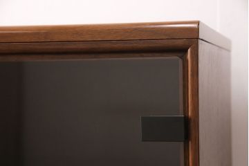 ビンテージ家具　ジャパンヴィンテージ　山品木工　北欧スタイルにおすすめ!スタイリッシュなデザインが魅力のサイドボード(引き出し、サイドチェスト、収納棚)(R-050876)