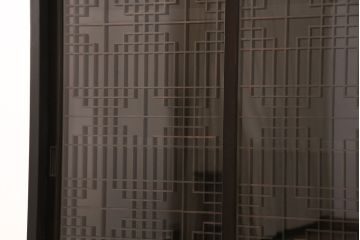 ラフジュ工房オリジナル　古建具リメイク　和モダンな空間づくりにおすすめ!組子引き戸が和の風情を高める書院収納棚(本箱、本棚、書棚、戸棚)(R-050880)