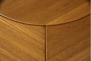 北欧ヴィンテージ　デンマーク家具　リチャードニッセン(Richard Nissen)　和やかな空間づくりにぴったりのチーク材製のダイニングテーブル(ラウンドテーブル、机、ビンテージ)(R-050882)