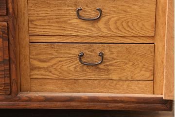 和製アンティーク　前面ケヤキ材　脚または台輪を付けてリメイク!丸窓付きの時代箪笥サイドボード(テレビ台、和タンス、チェスト、引き出し)(R-050883)