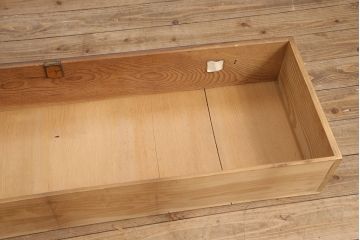 和製アンティーク　前面ケヤキ材　脚または台輪を付けてリメイク!丸窓付きの時代箪笥サイドボード(テレビ台、和タンス、チェスト、引き出し)(R-050883)