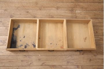 和製アンティーク　前面ケヤキ材　脚または台輪を付けてリメイク!丸窓付きの時代箪笥サイドボード(テレビ台、和タンス、チェスト、引き出し)(R-050883)