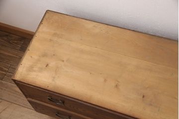 和製アンティーク　前面ケヤキ材　脚または台輪を付けてリメイク!丸窓付きの時代箪笥サイドボード(テレビ台、和タンス、チェスト、引き出し)(R-050883)