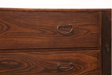 和製アンティーク　前面ケヤキ材　脚または台輪を付けてリメイク!丸窓付きの時代箪笥サイドボード(テレビ台、和タンス、チェスト、引き出し)(R-050883)