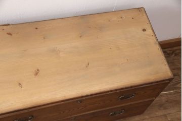 和製アンティーク　前面ケヤキ　シンプルな佇まいの中に美しい杢目が映えるローチェスト(ローボード、テレビ台、引き出し)(R-050884)