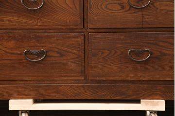 和製アンティーク　前面ケヤキ　シンプルな佇まいの中に美しい杢目が映えるローチェスト(ローボード、テレビ台、引き出し)(R-050884)