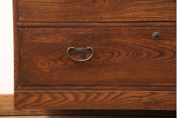 和製アンティーク　前面ケヤキ　シンプルな佇まいの中に美しい杢目が映えるローチェスト(ローボード、テレビ台、引き出し)(R-050884)