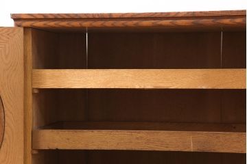 和製アンティーク　前面ケヤキ材　脚または台輪を付けてリメイク!丸窓付きの時代箪笥サイドボード(テレビ台、収納棚、戸棚)(R-050885)